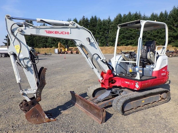 takeuchi-tb240-image-1