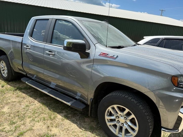2019-chevrolet-1500-image-2