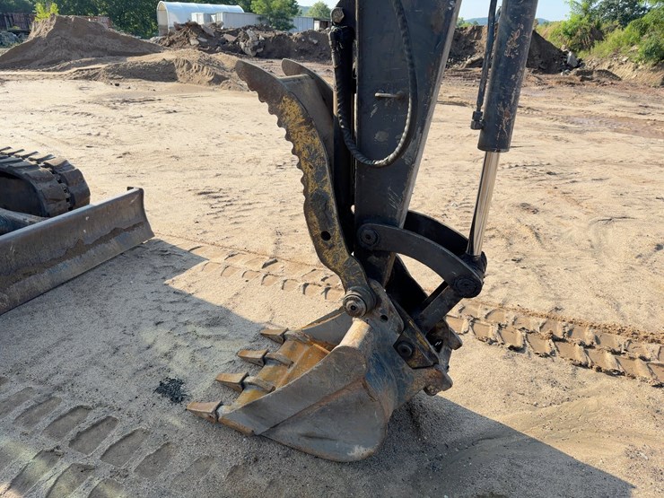 2016-deere-50g-image-8