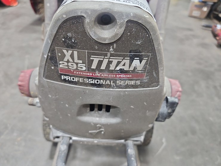 titan-295xl-airless-paint-sprayer-image-4