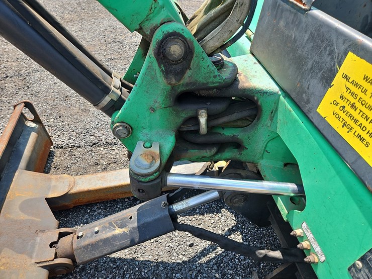 2011-bobcat-325g-image-15