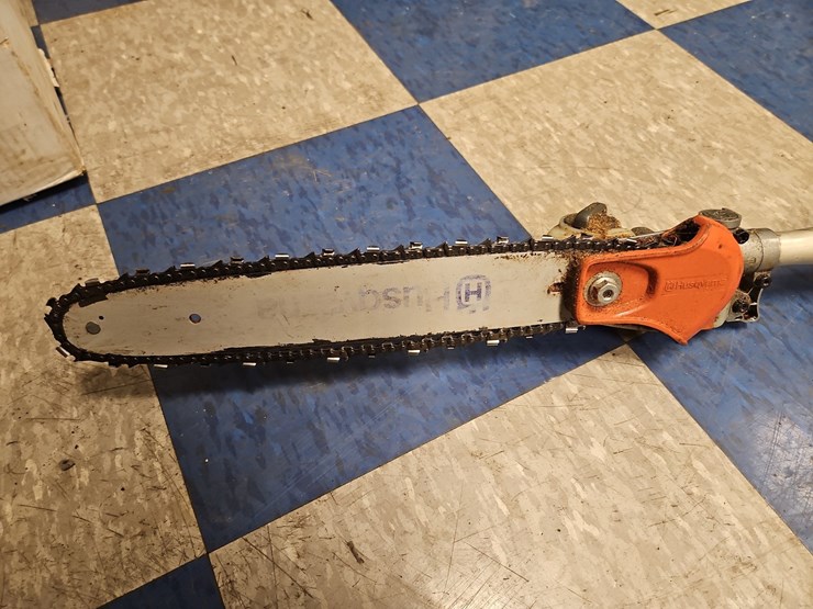 husqvarna-327pt5s-extendable-pole-saw-image-5