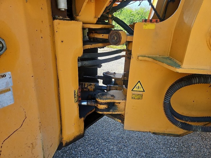 2004-hyundai-hl770-image-17