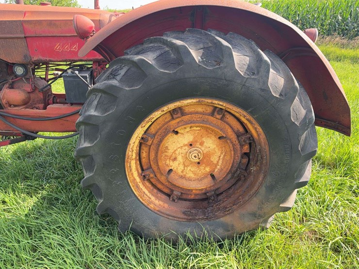 massey-ferguson-44-image-44