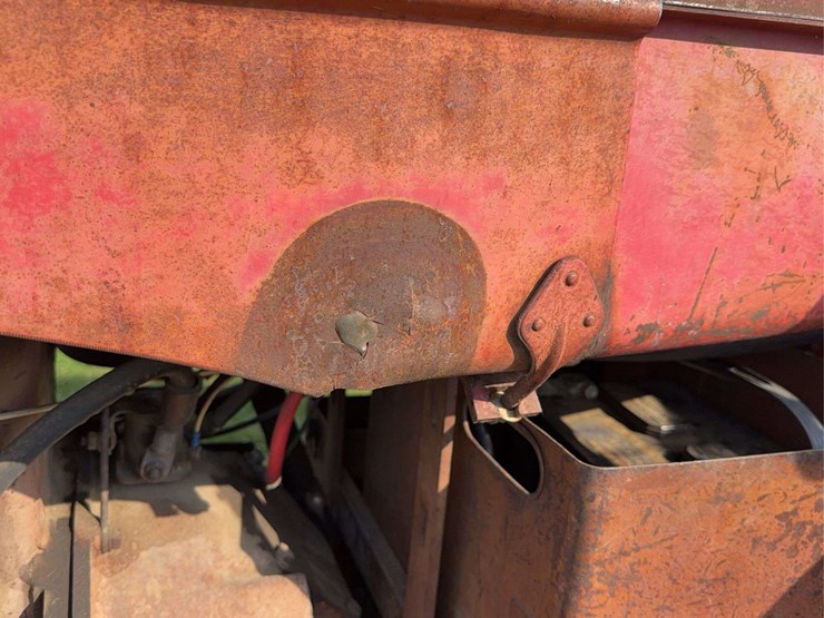 massey-ferguson-444-image-47