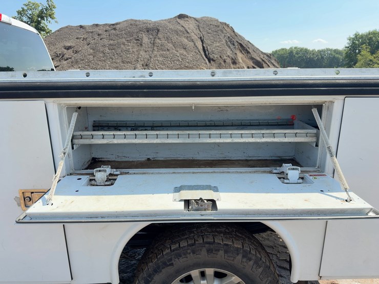 2019-ford-f350stx-utility-truck-image-18