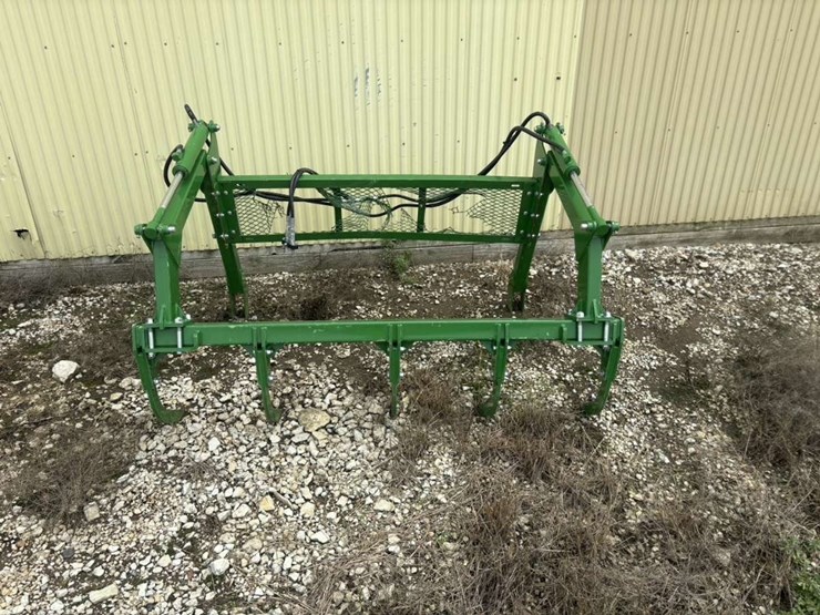 #680-•-loader-bucket-grapple-image-1