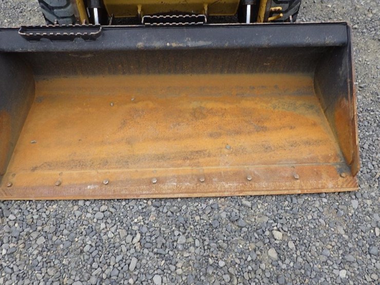 2014-caterpillar-226d3-image-8