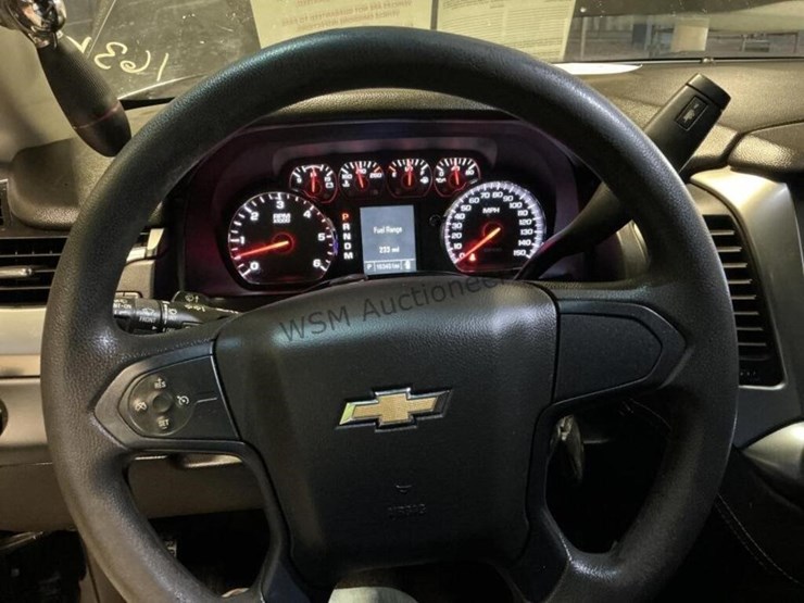 2015-chevrolet-tahoe-image-17