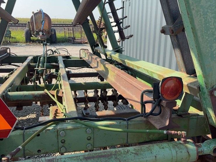 john-deere-325-image-10