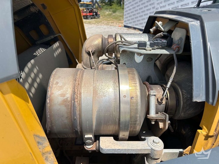 2019-deere-410l-image-9