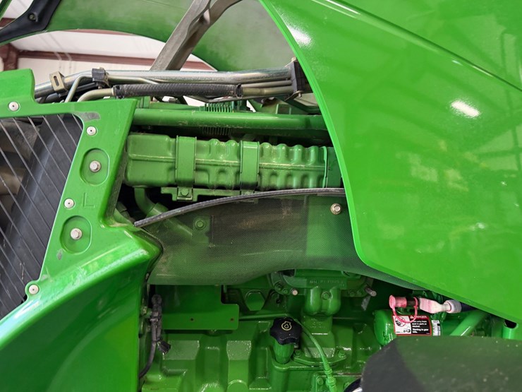 2011-john-deere-8285r-image-61