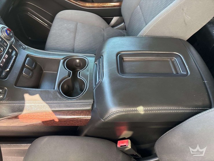 2018-chevrolet-tahoe-image-17