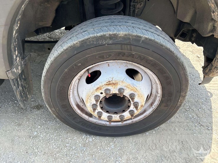 2017-ford-f550-image-44