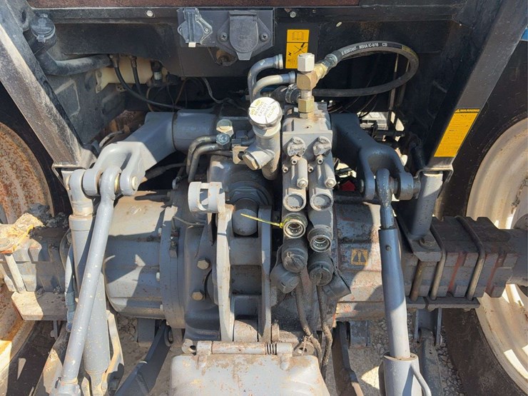 ford-7740-image-10