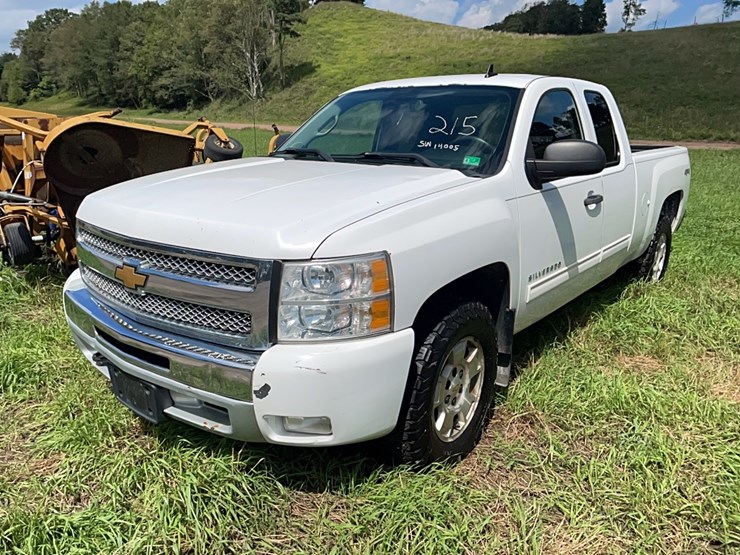 2013-chevy-silverado-pickup-truck-vn:114005-4x4-image-1