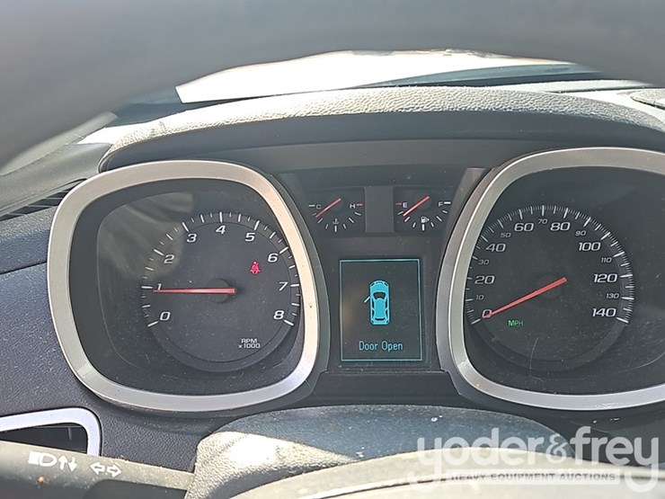 2016-chevrolet-equinox-image-18