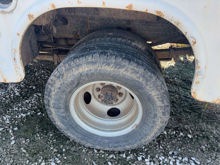 2006-chevrolet-3500-image-13