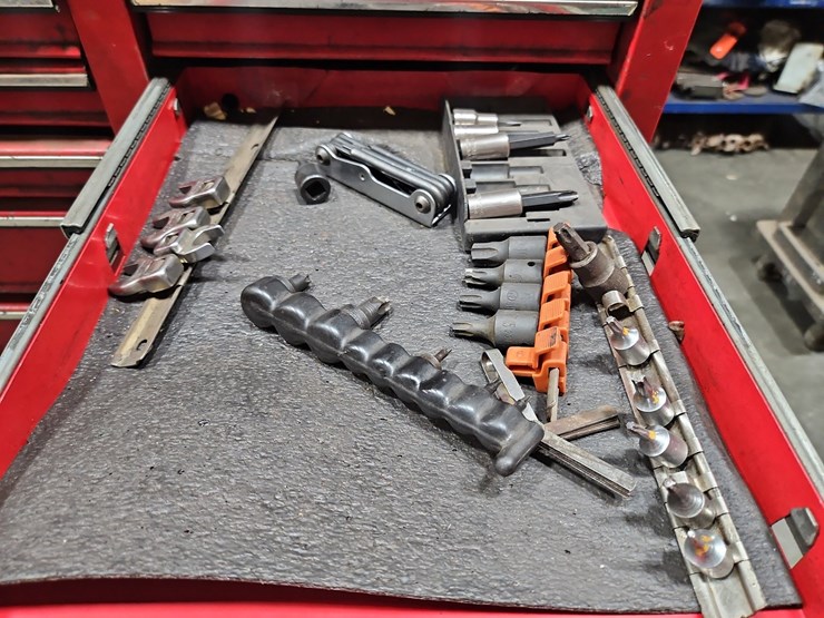 rolling-tool-chest-with-contents-image-9