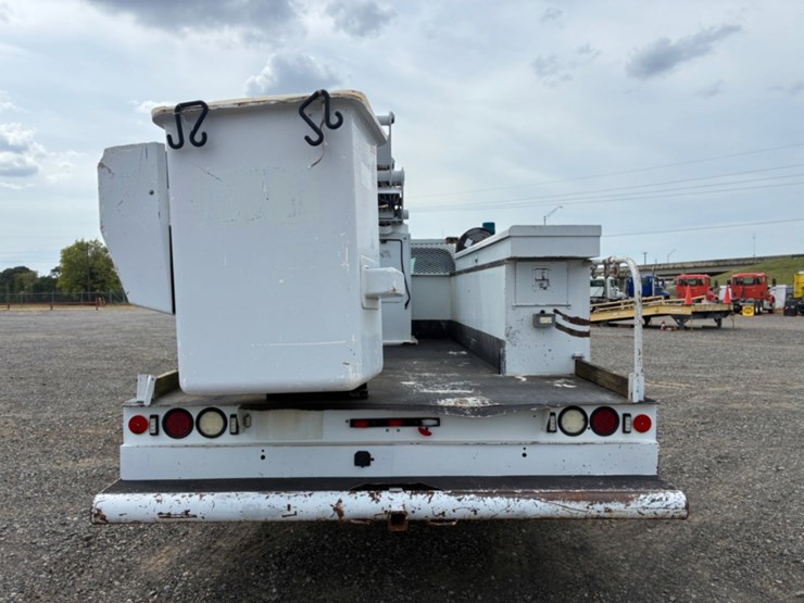 2013-ford-f550-image-5