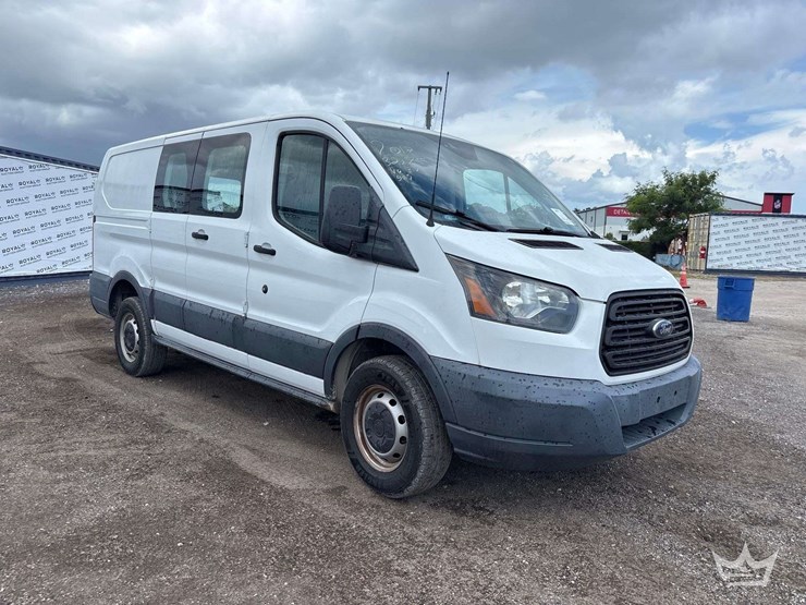 2017-ford-transit-image-2