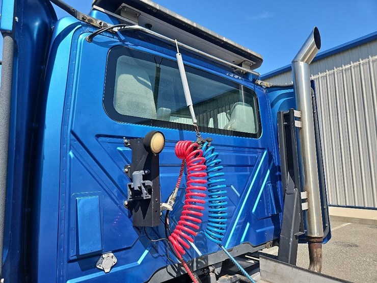 2007-international-8500-s/a-tractor-image-24