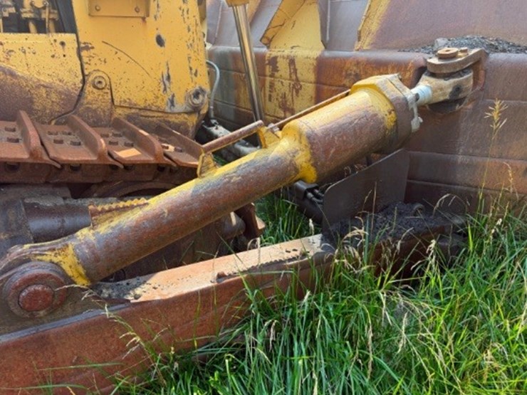 caterpillar-d10-image-4