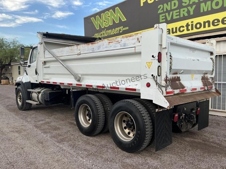 2016-freightliner-114sd-image-7