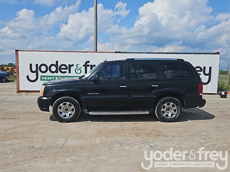 2003-cadillac-escalade-image-3