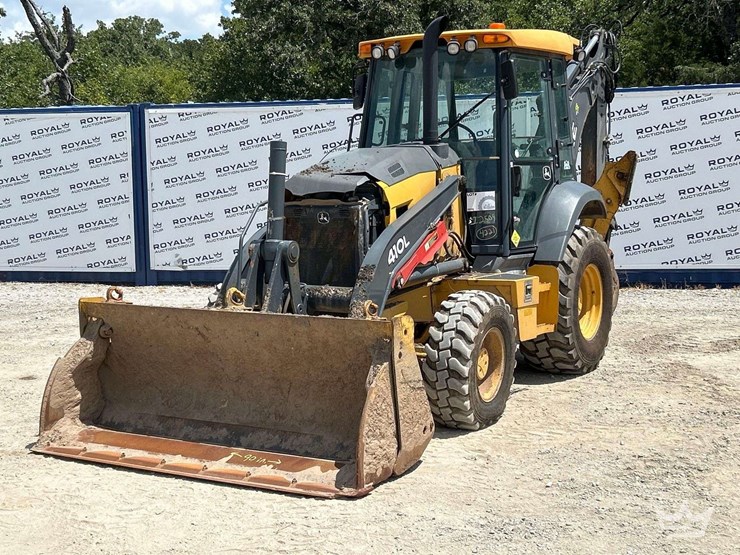 2019-deere-410l-image-1