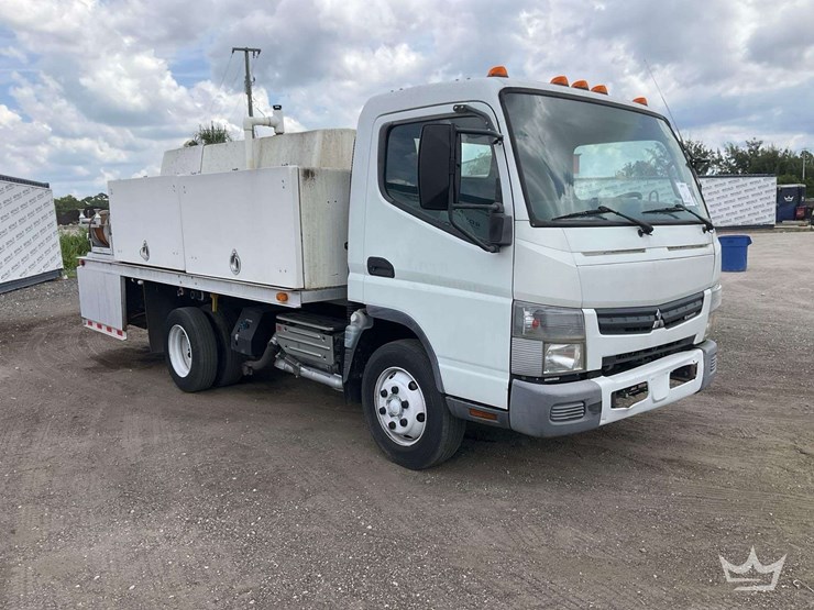 2013-mitsubishi-fuso-fec72s-image-2