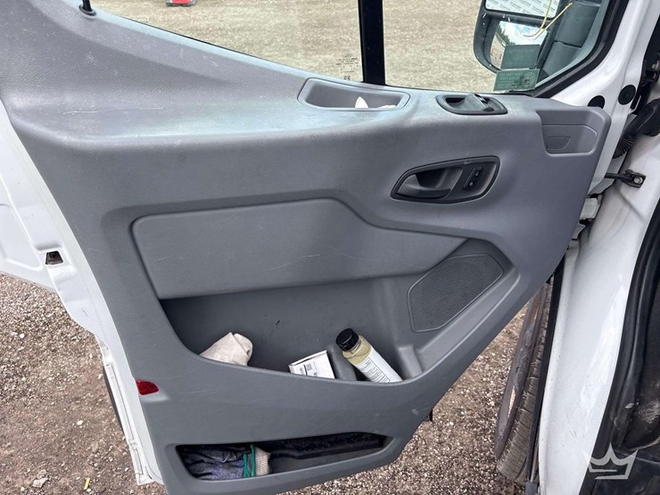 2017-ford-transit-image-15