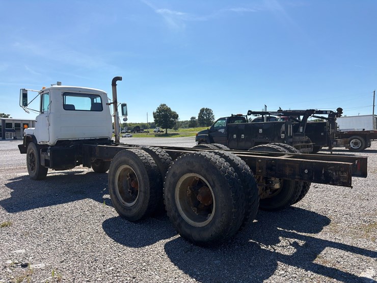 2000-mack-dm690sx-image-6