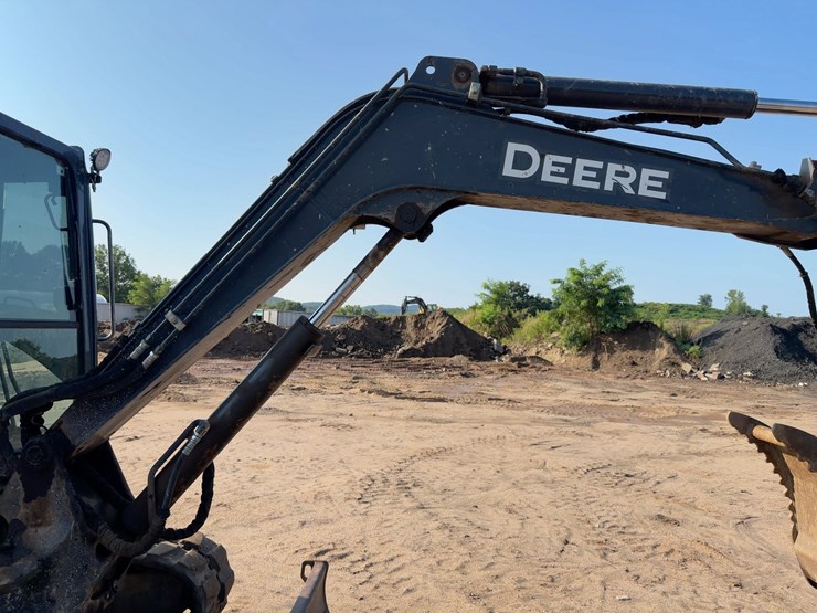 2016-deere-50g-image-11