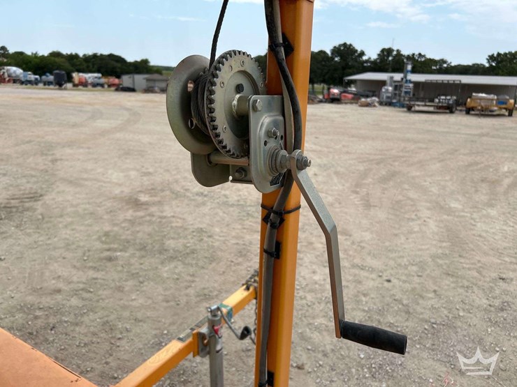 2011-solar-tech-s/a-towable-arrow-board-image-9