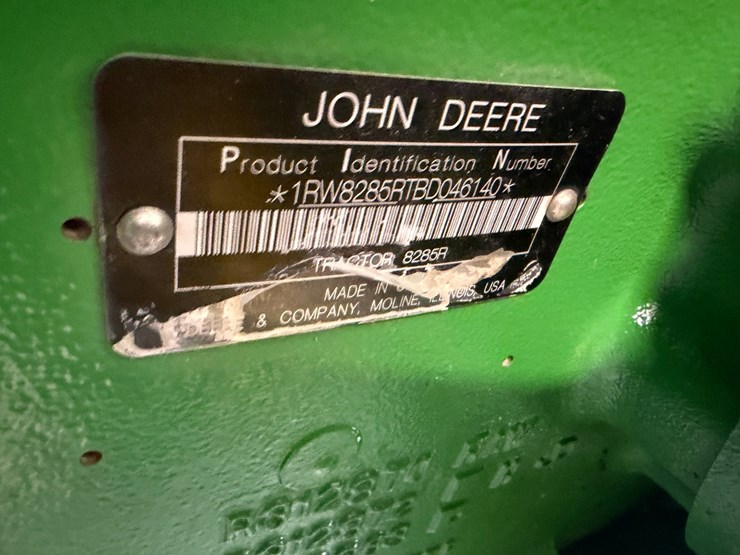 2011-john-deere-8285r-image-90