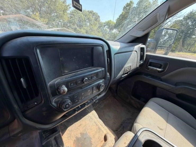 2017-chevrolet-silverado-2500-image-29