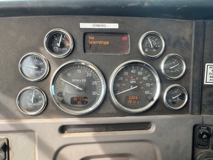 2012-peterbilt-365-image-28