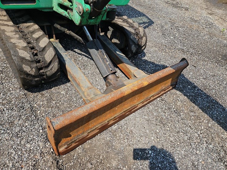 2011-bobcat-325g-image-13