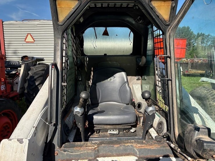 bobcat-s300-image-11