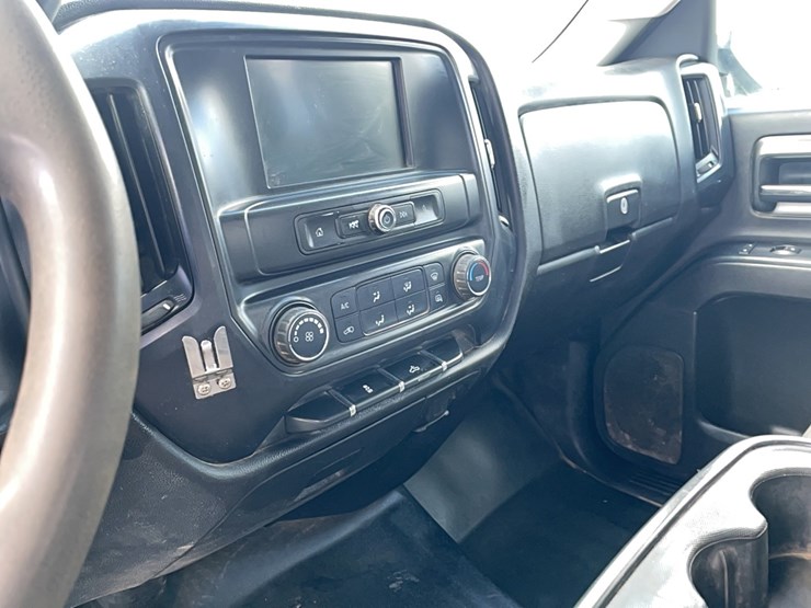 2016-chevrolet-2500hd-image-13