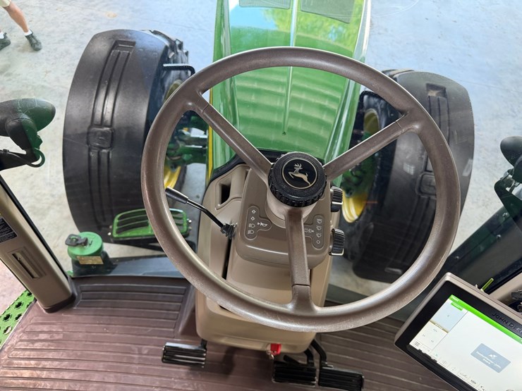 2011-john-deere-8285r-image-73