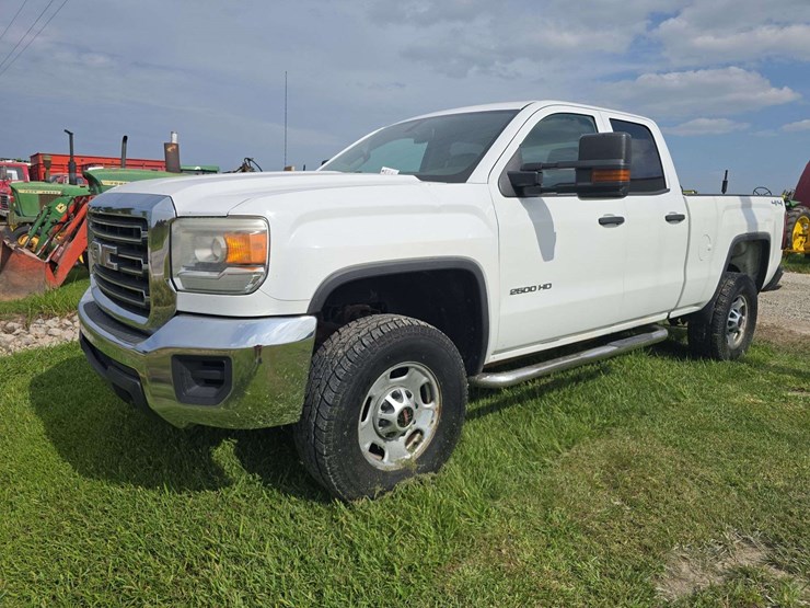 2015-gmc-2500-image-1