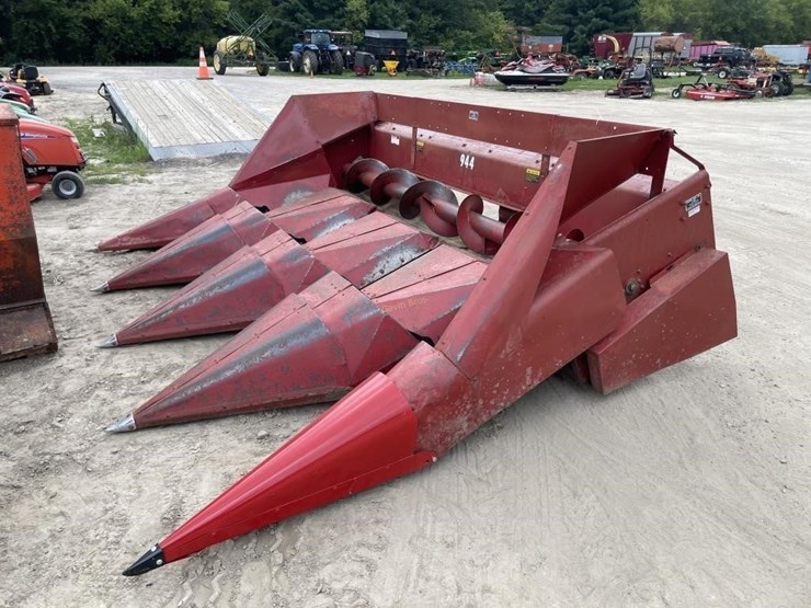 case-ih-944-image-1