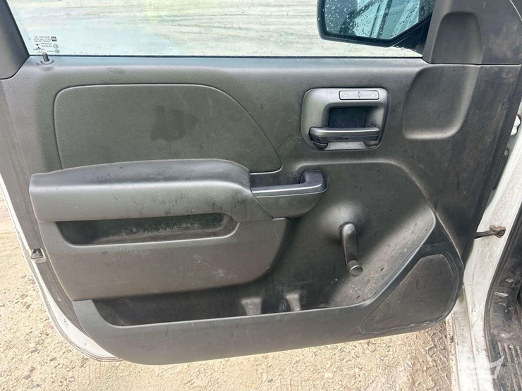 2015-chevrolet-silverado-1500-image-14