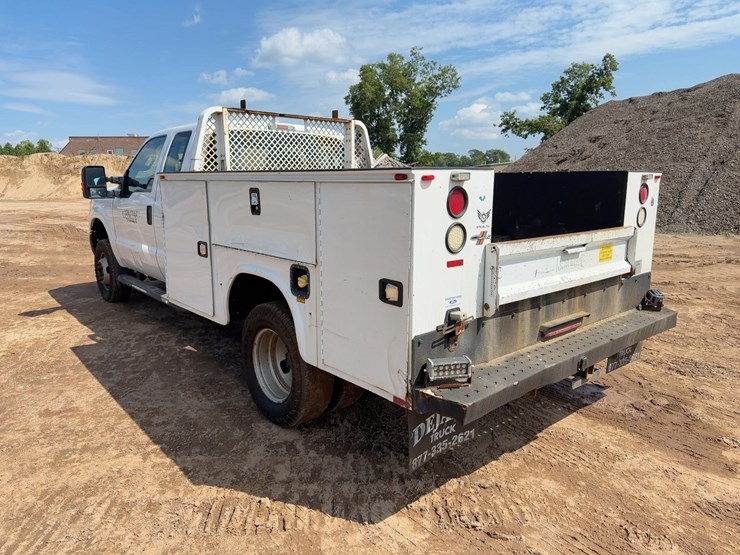2016-ford-f350-xl-image-3