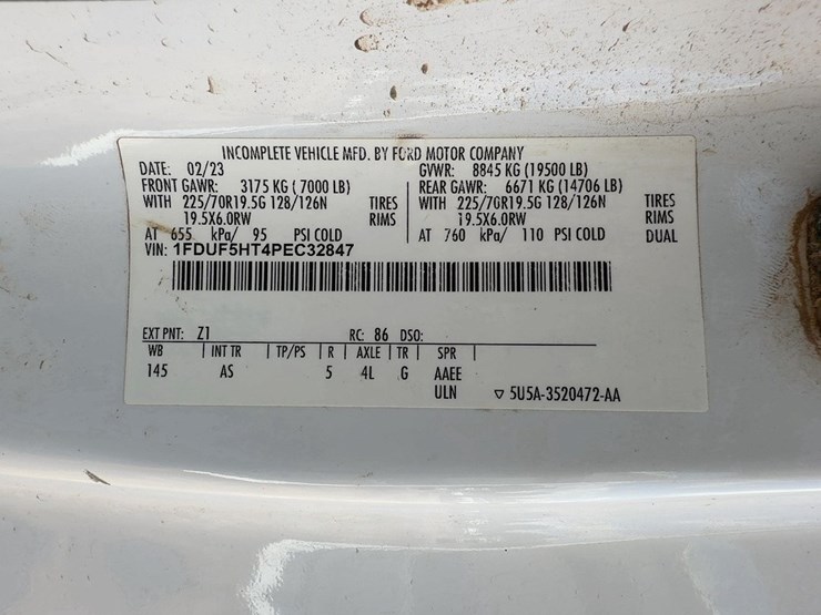 2023-ford-f550-xl-image-31