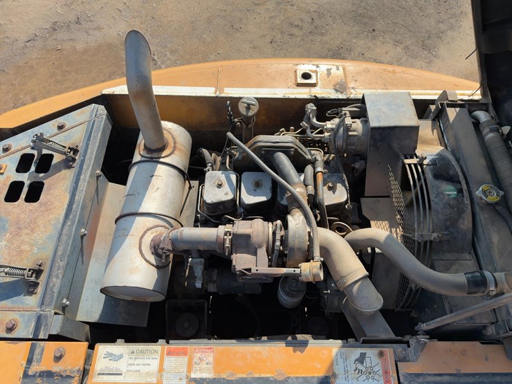 2009-case-cx130-image-34