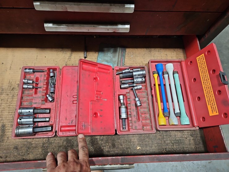 rolling-tool-chest-with-contents-image-15