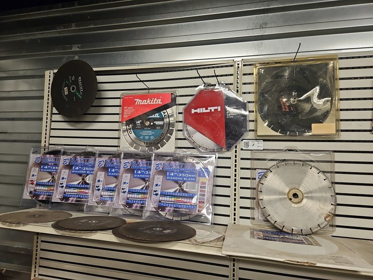 quantity-of-assorted-cut-off-saw-blades-image-1